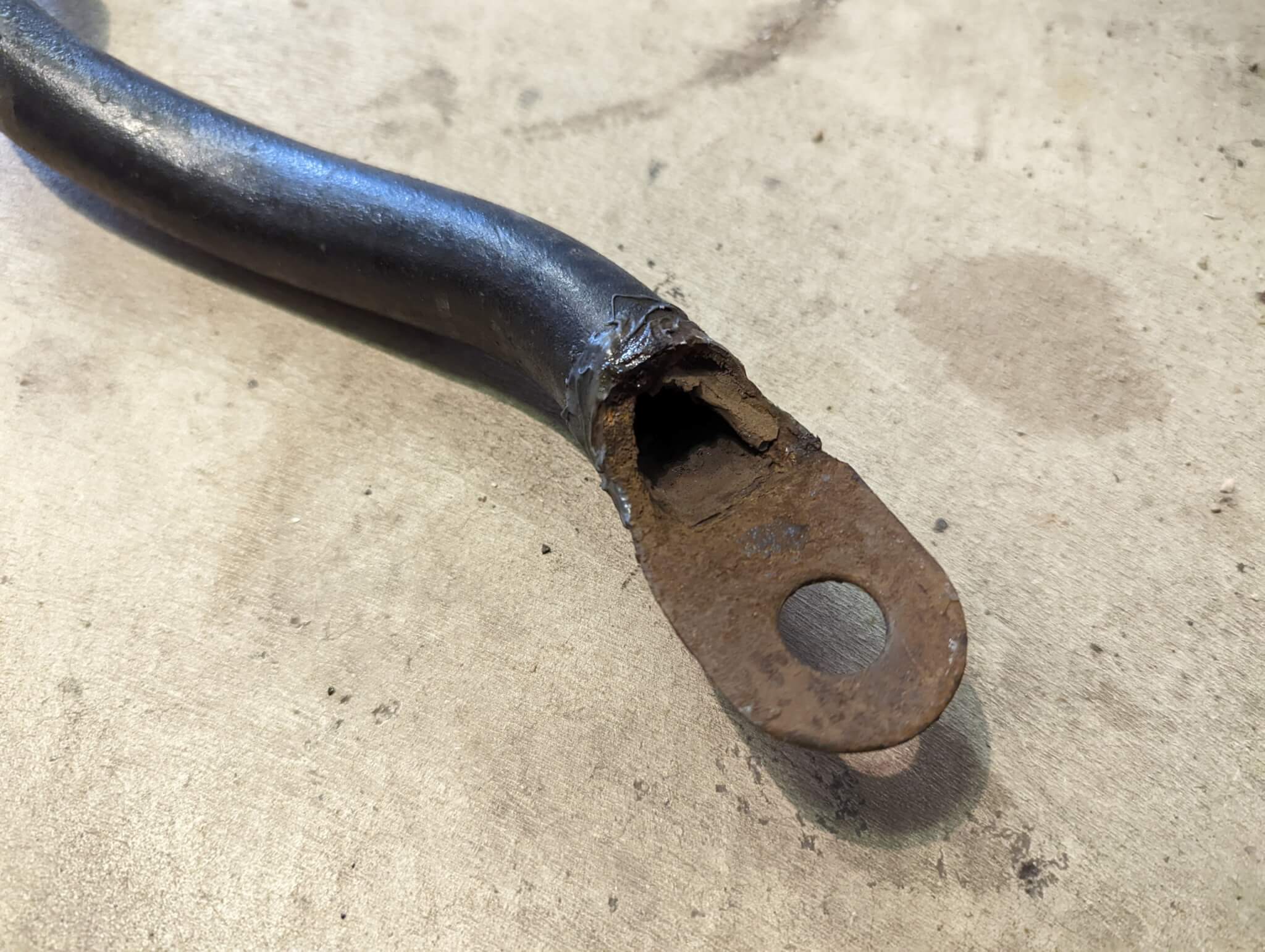 Broken stabilizer bar